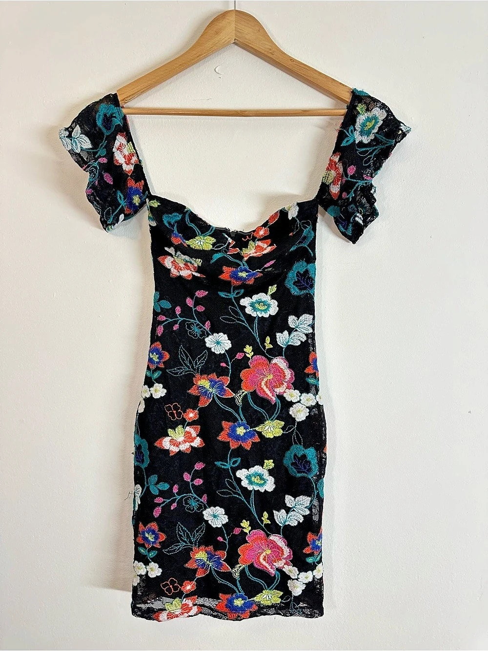 Lulu's Floral Hot Tropic Mini Dress in Black & Multicolor Size XS Like New